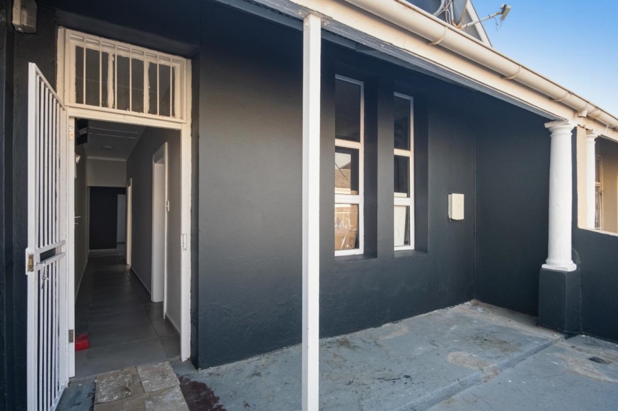 To Let 2 Bedroom Property for Rent in Salt River Western Cape